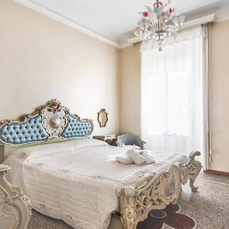Апартаменты Guesthost - Da Bianca E Bruno! Chic Flat X6 *